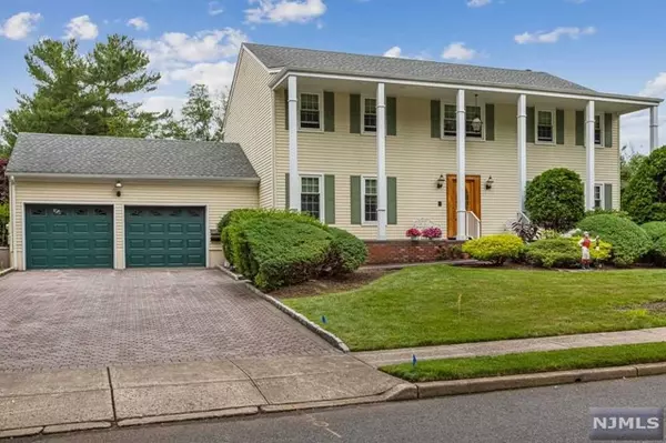 552 Otto Place, Paramus, NJ 07652