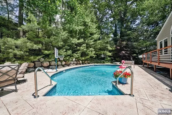 River Vale, NJ 07675,428 Faletti Circle