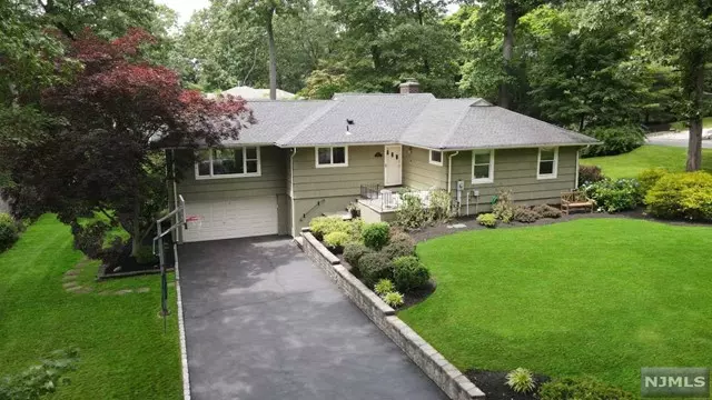 67 Rose Avenue, Woodcliff Lake, NJ 07677