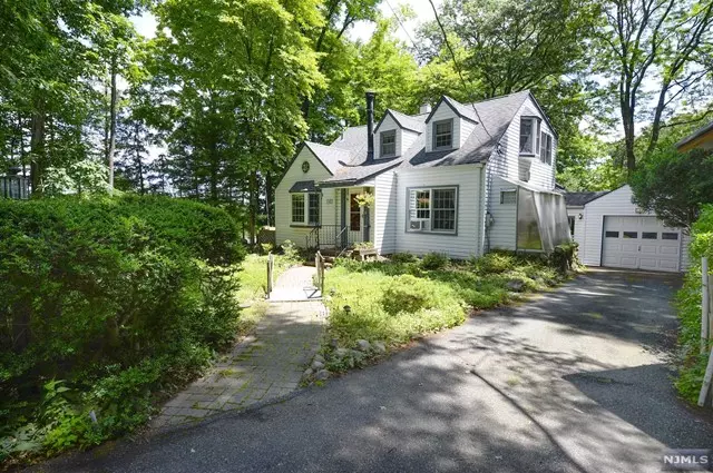 137 Campgaw Road, Mahwah, NJ 07430