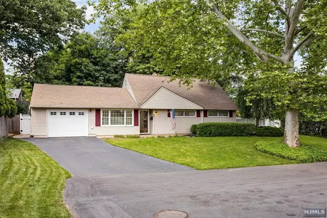 60 Lockerby Lane, Westwood, NJ 07675