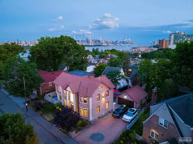 435 Oncrest Terrace, Cliffside Park, NJ 07010