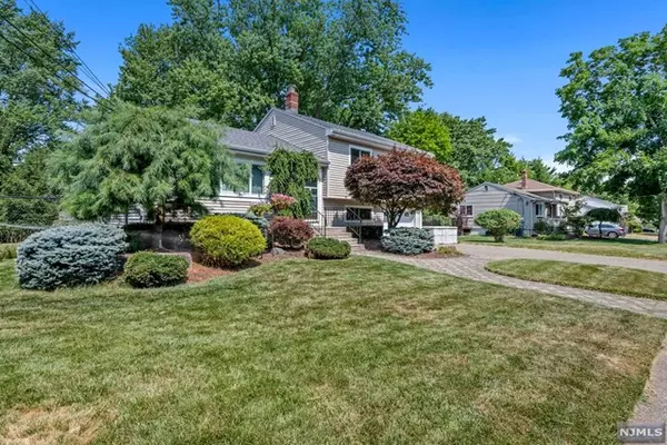 Closter, NJ 07624,30 Rose Court