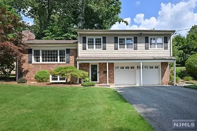 52 Abbey Court, Ramsey, NJ 07446