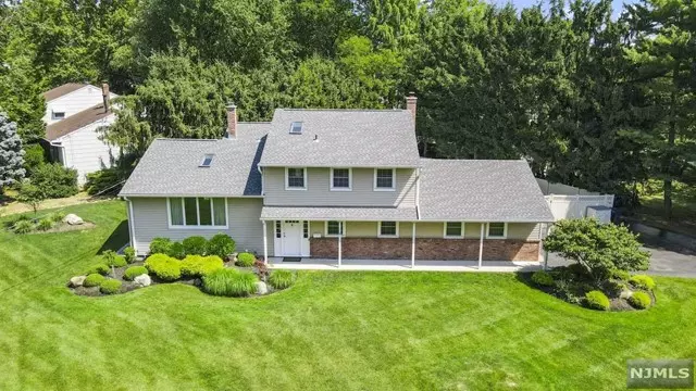 4 Hall Court, Park Ridge, NJ 07656