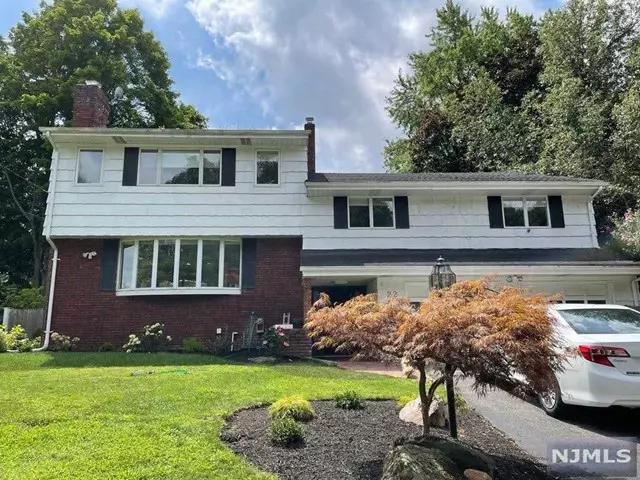 22 Ridge Road, Cresskill, NJ 07626