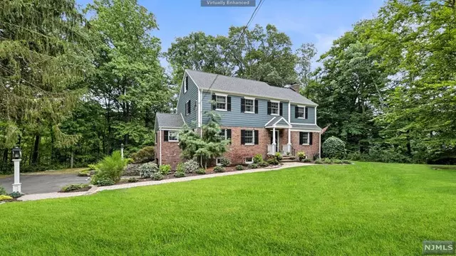 76 Old Cow Pasture Lane, Kinnelon Borough, NJ 07405