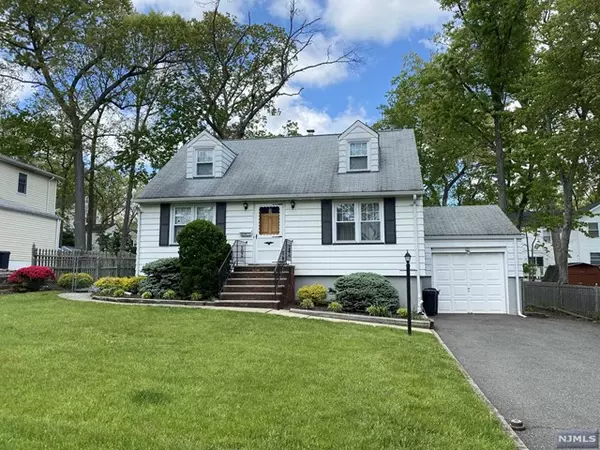 32 Midway Drive, Livingston, NJ 07039