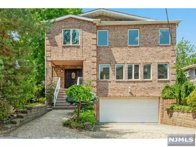 3 8th Street, Englewood Cliffs, NJ 07632