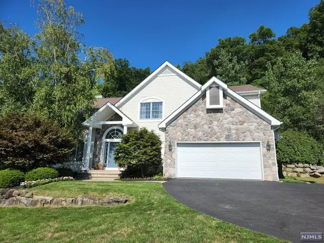 34 Ramapo Mountain Drive, Wanaque, NJ 07465