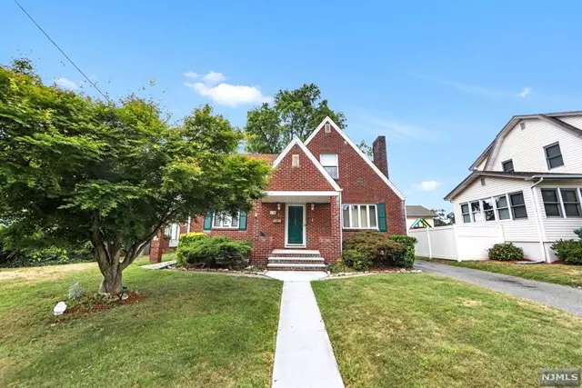 2-30 Lyncrest Avenue, Fair Lawn, NJ 07410