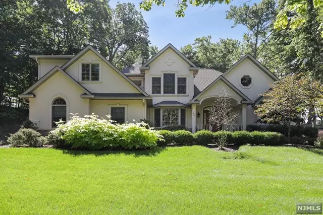 Franklin Lakes, NJ 07417,883 Hilltop Terrace