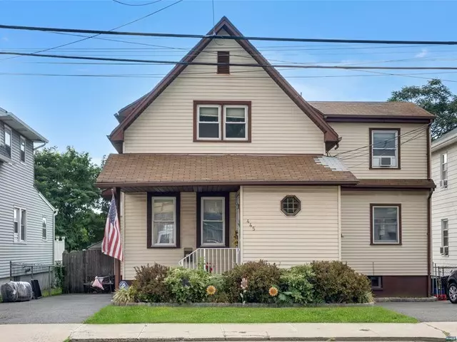 445 Riverside Avenue, Lyndhurst, NJ 07071