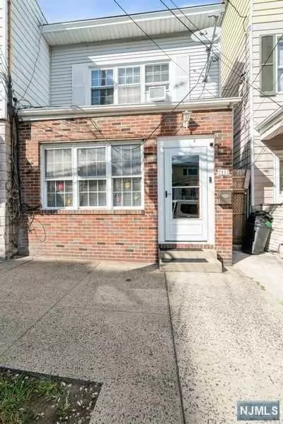 11 East 17th Street, Bayonne, NJ 07002