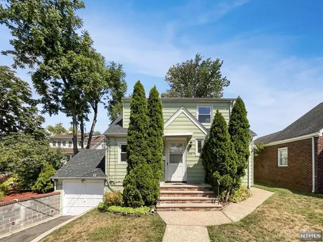 229 River Drive, Elmwood Park, NJ 07407