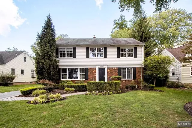 28 Downing Place, Harrington Park, NJ 07640