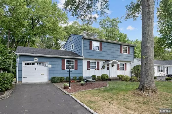 Berkeley Heights, NJ 07922,67 Chaucer Drive