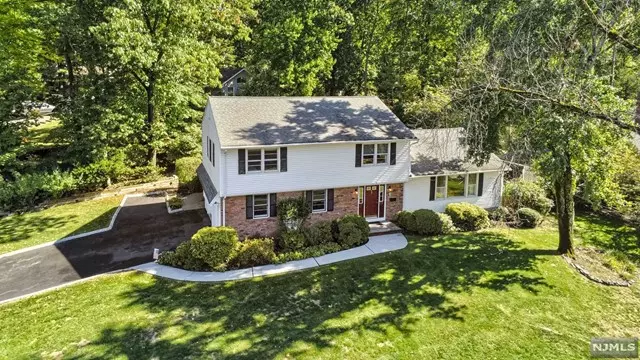 39 Ingraham Terrace, Wayne, NJ 07470