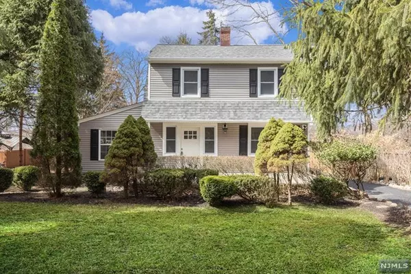 22 Maysenger Road, Mahwah, NJ 07430