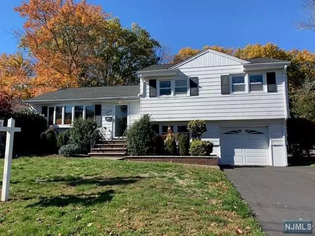 86 Dorchester Road, Emerson, NJ 07630