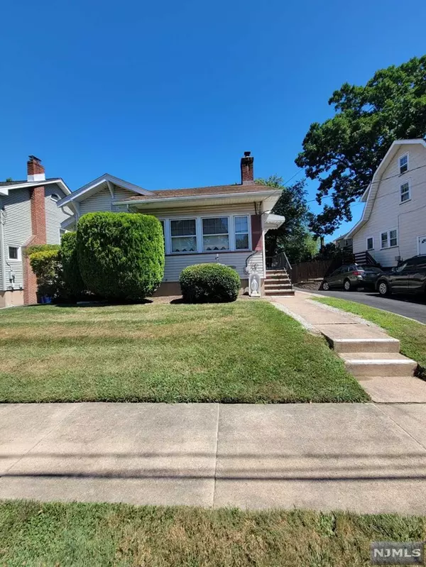 160 Poplar Avenue, Hackensack, NJ 07601