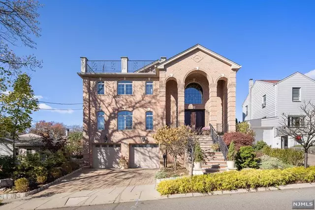 375 Oncrest Terrace, Cliffside Park, NJ 07010