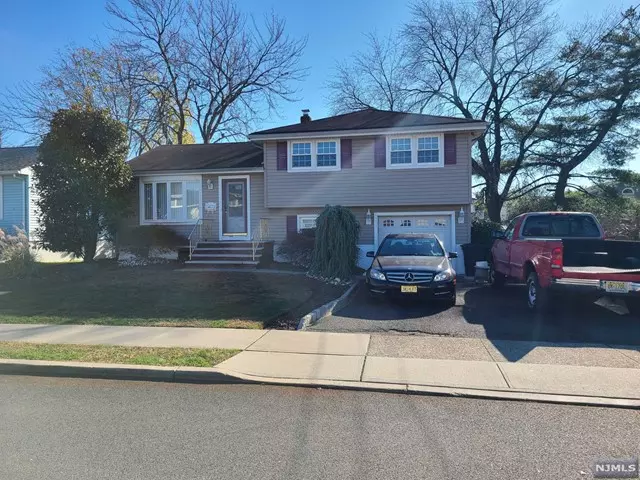 246 Oxford Avenue, Saddle Brook, NJ 07663