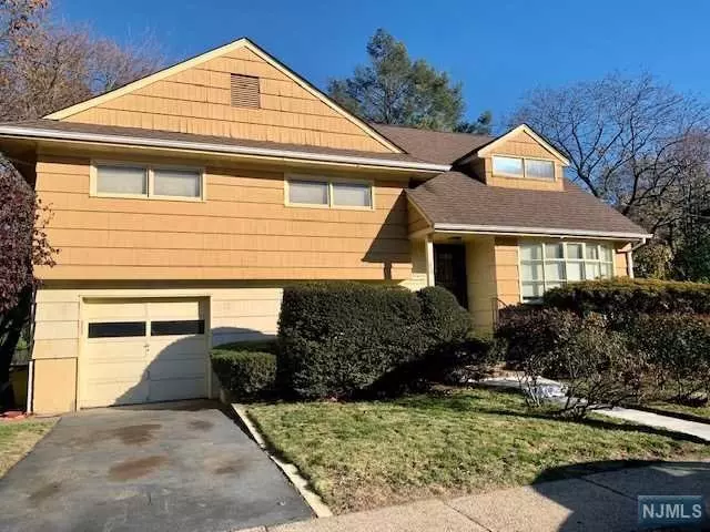 1721 Van Cortlandt Terrace, Teaneck, NJ 07666