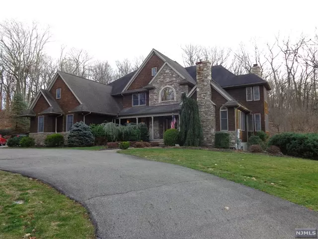 29 Pheasant Run, Kinnelon Borough, NJ 07405