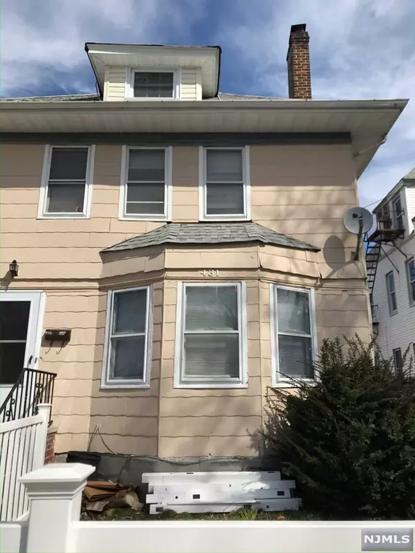 431 3rd Avenue, Newark, NJ 07107