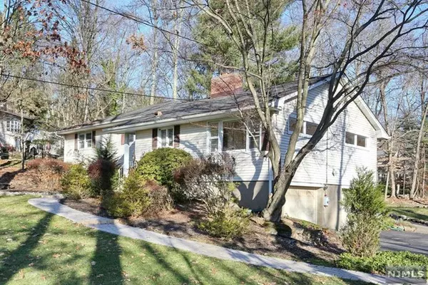 Upper Saddle River, NJ 07458,47 Rolling Ridge Road