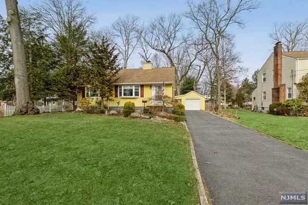 40 Park Avenue, Pequannock Township, NJ 07444