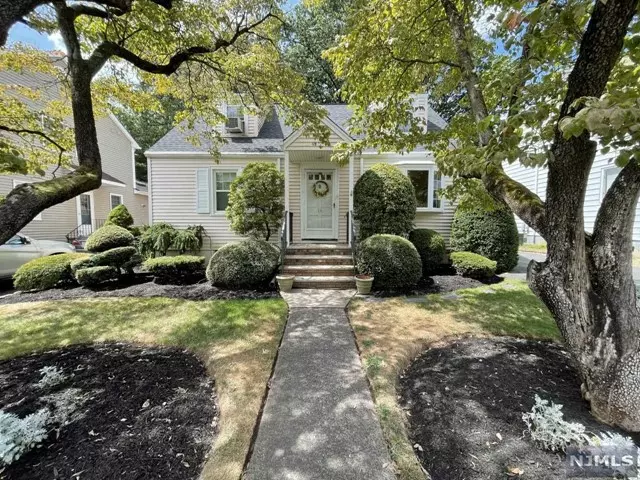 14 Devoe Place, Hawthorne, NJ 07506