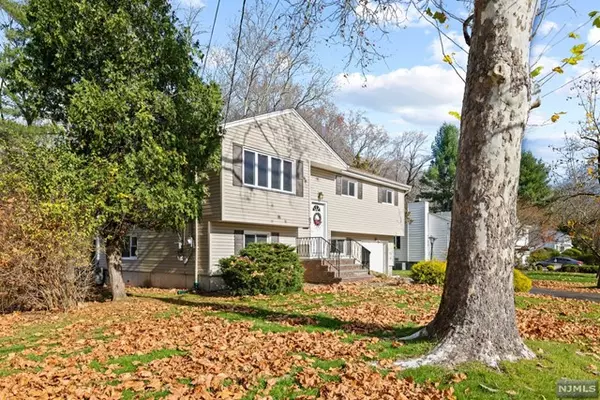 87 Primrose Lane, Closter, NJ 07624