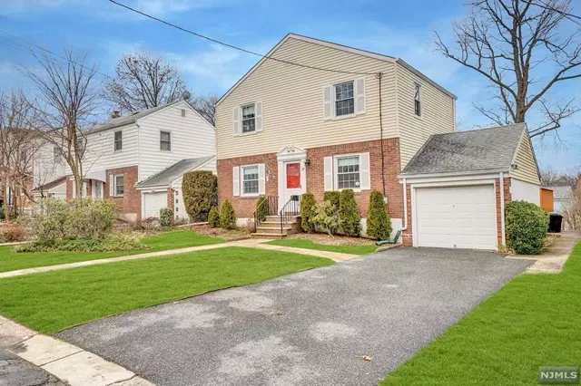 32 Hillcrest Drive, Dumont, NJ 07628