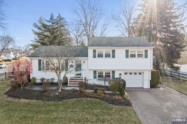 49 Dorchester Road, Emerson, NJ 07630