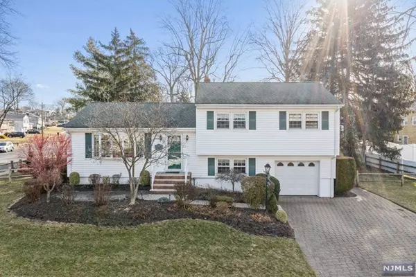 49 Dorchester Road, Emerson, NJ 07630