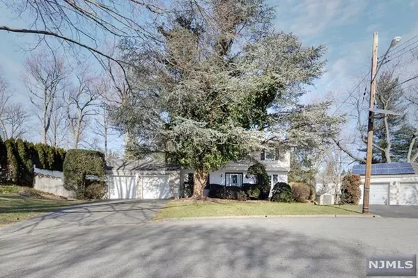 Tenafly, NJ 07670,29 Winthrop Court