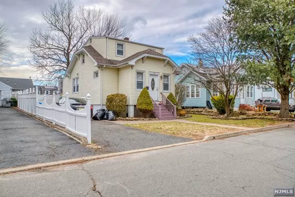 154 4th Street, Bergenfield, NJ 07621