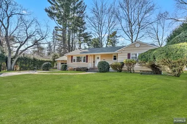 Park Ridge, NJ 07656,92 Greenbrook Place