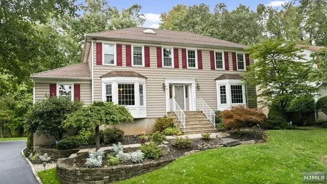 54 Oak Drive, Roseland, NJ 07068