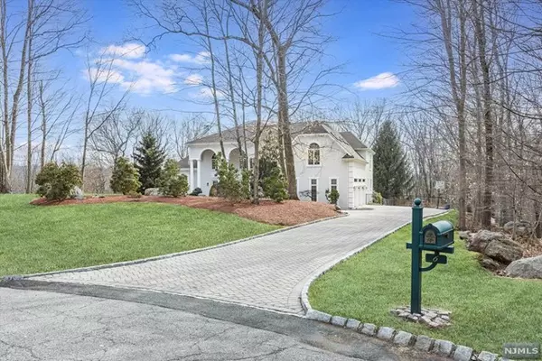 6 Bayer Lane, Boonton Township, NJ 07005