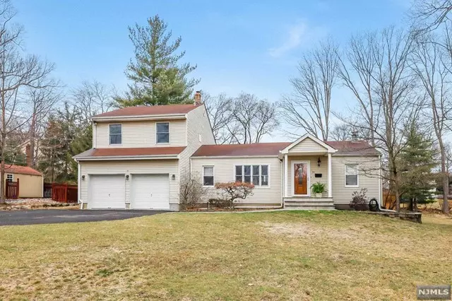 23 Rutherford Place, Montvale, NJ 07645