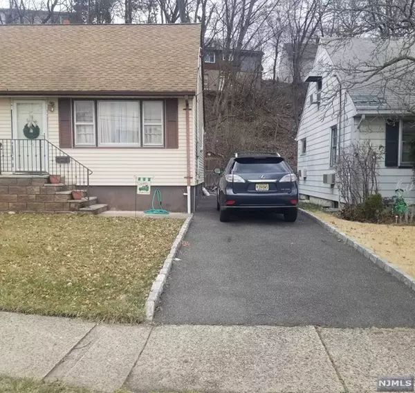 Hasbrouck Heights, NJ 07604,39 Garrison Avenue