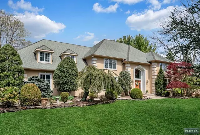 Upper Saddle River, NJ 07458,5 Sunflower Drive