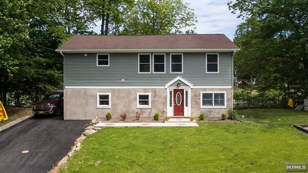 West Milford, NJ 07421,5 Goldfinch Lane