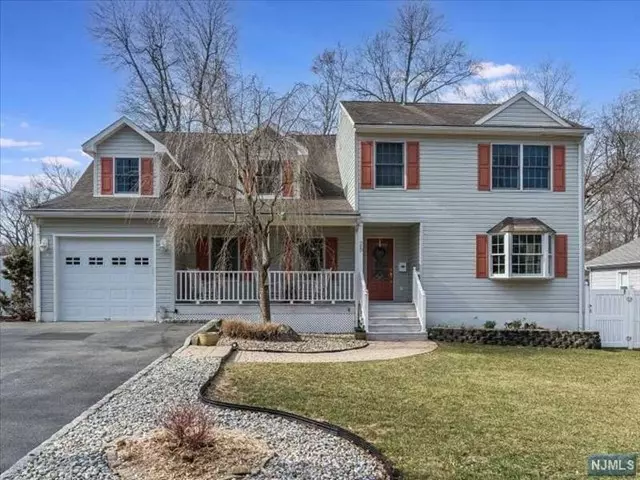 25 Conover Avenue, Roseland, NJ 07068