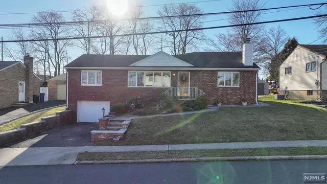 15 Claremont Avenue, Totowa, NJ 07512