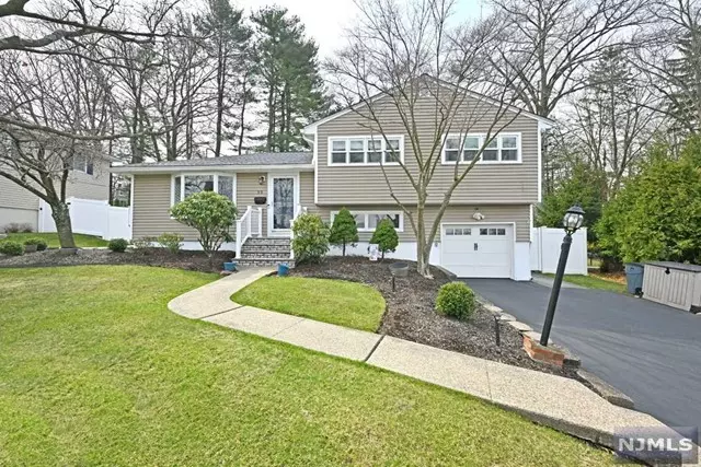 33 Parker Drive, Emerson, NJ 07630