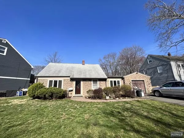 Pequannock Township, NJ 07444,26 Voorhis Place